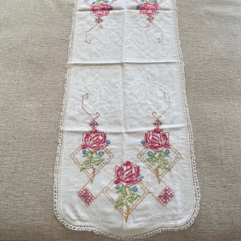 Vintage Hand Embroidered Rose Table Runner White Lace Trim Floral 13x35